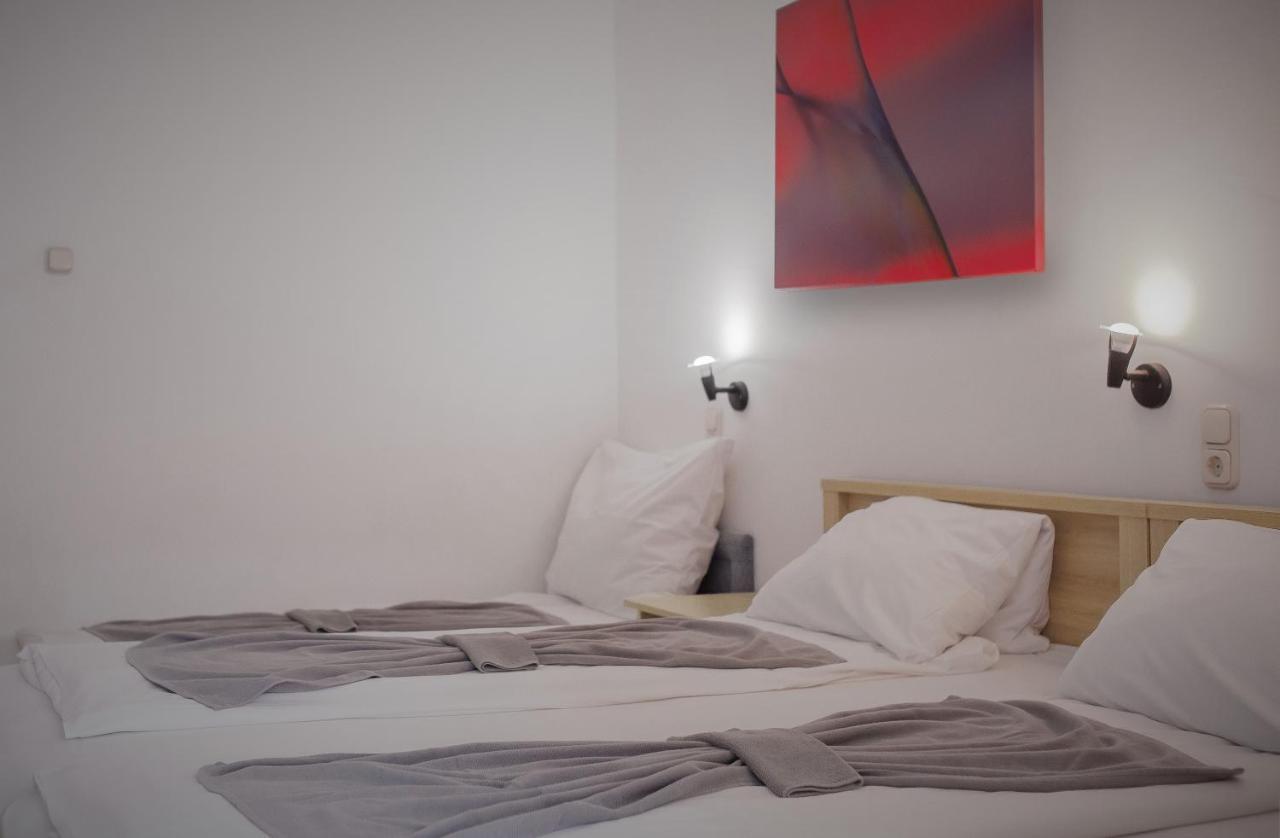 זמראדי Hotel Platan מראה חיצוני תמונה