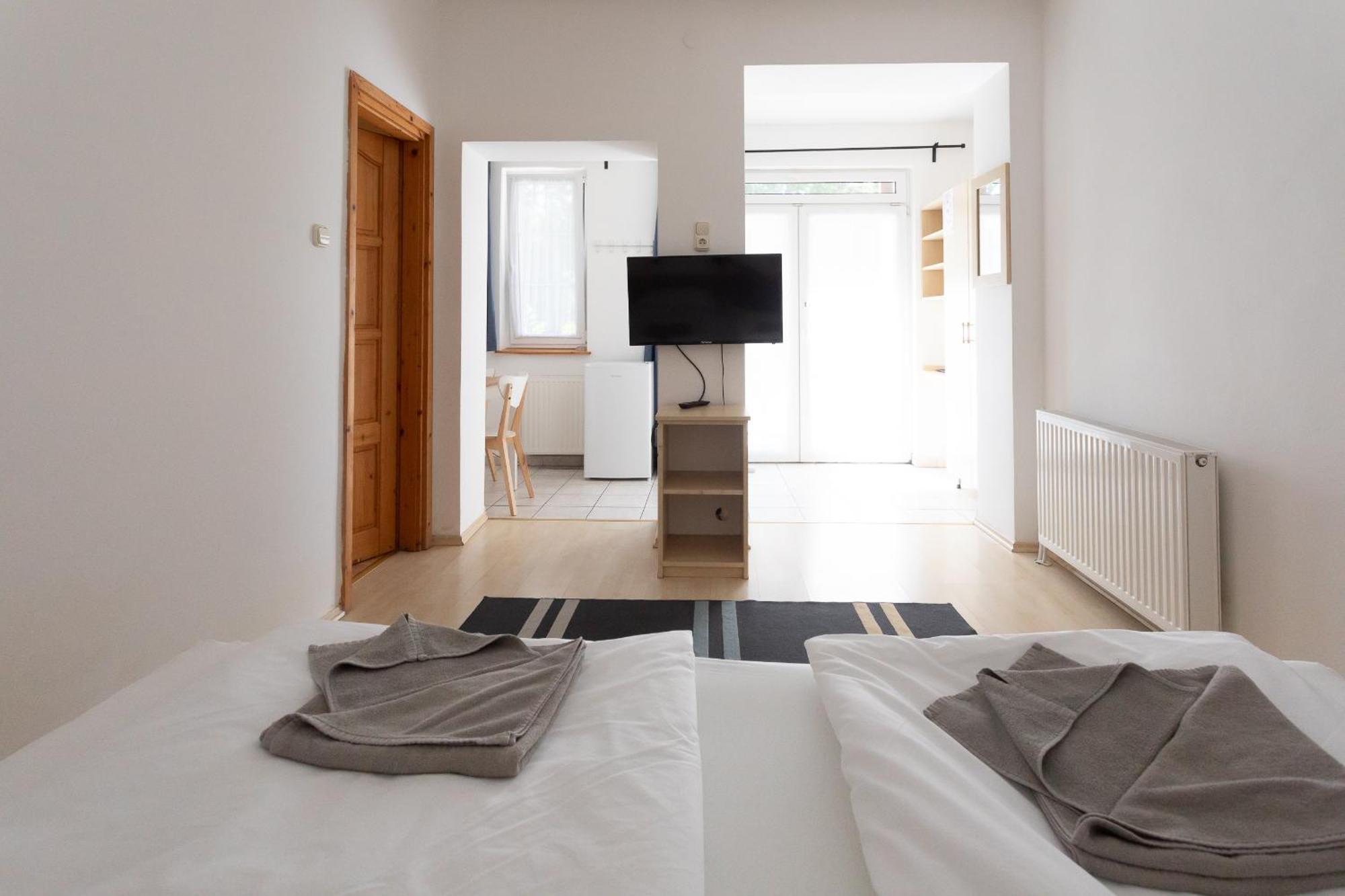 זמראדי Hotel Platan מראה חיצוני תמונה