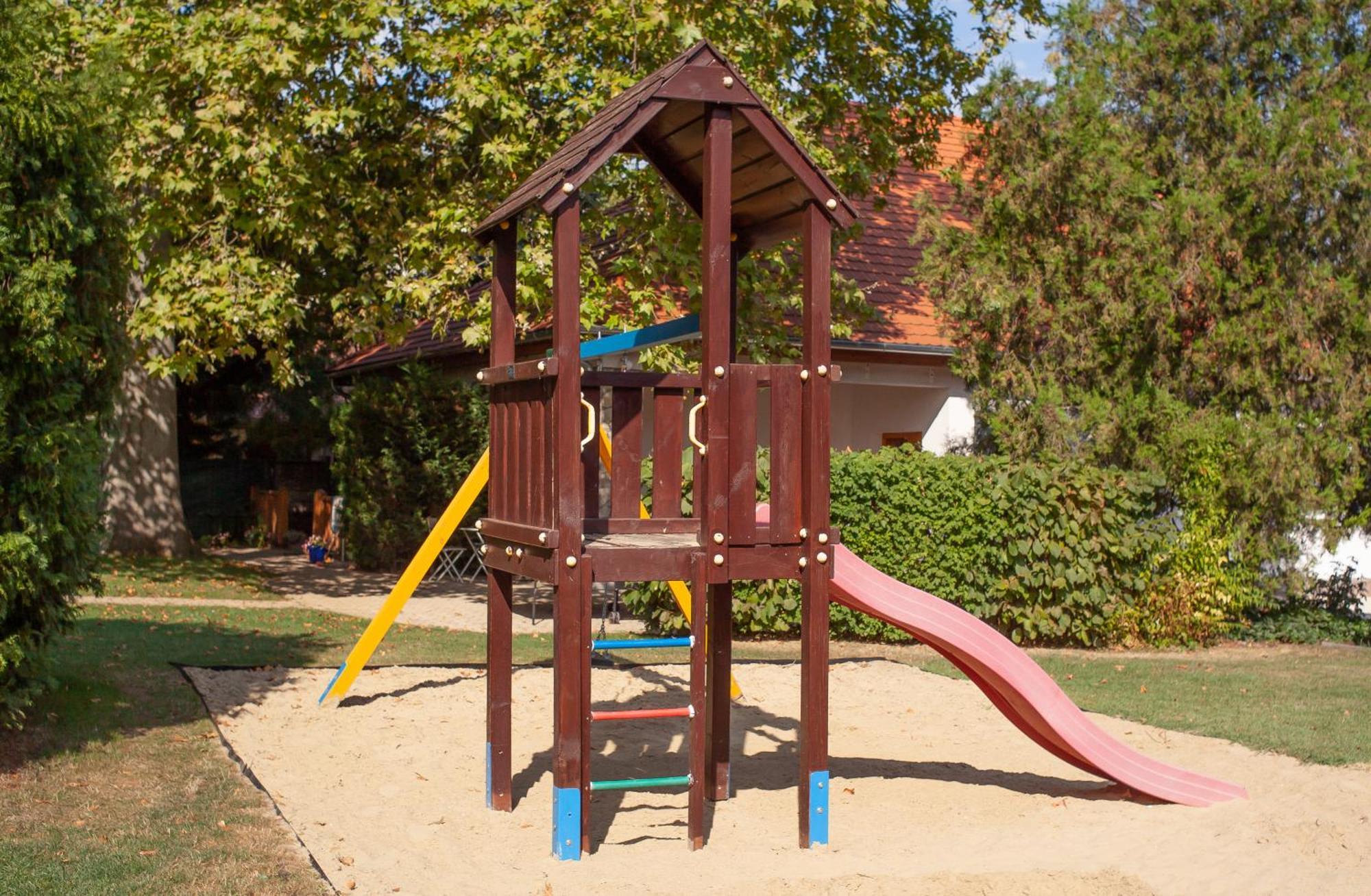 זמראדי Hotel Platan מראה חיצוני תמונה