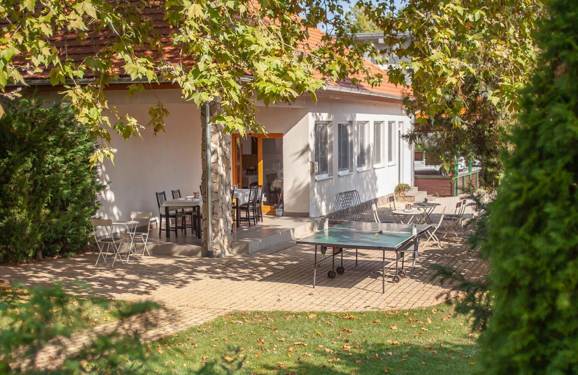 זמראדי Hotel Platan מראה חיצוני תמונה