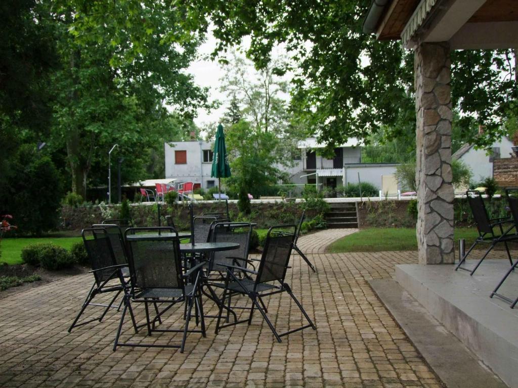זמראדי Hotel Platan מראה חיצוני תמונה