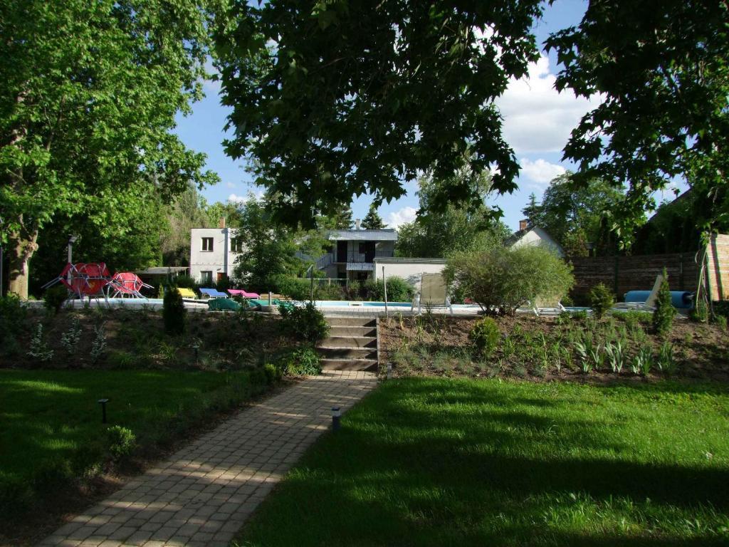 זמראדי Hotel Platan מראה חיצוני תמונה