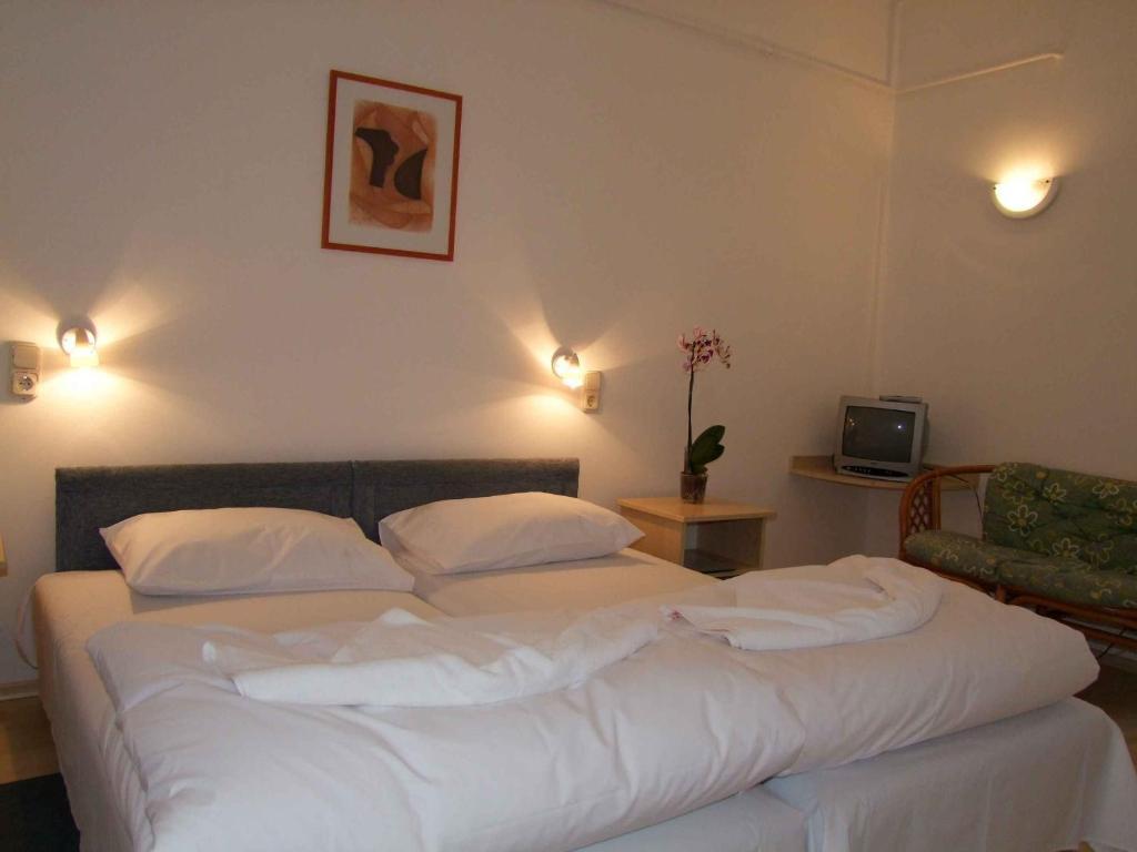 זמראדי Hotel Platan חדר תמונה