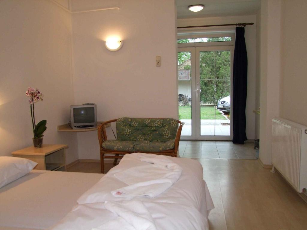 זמראדי Hotel Platan חדר תמונה