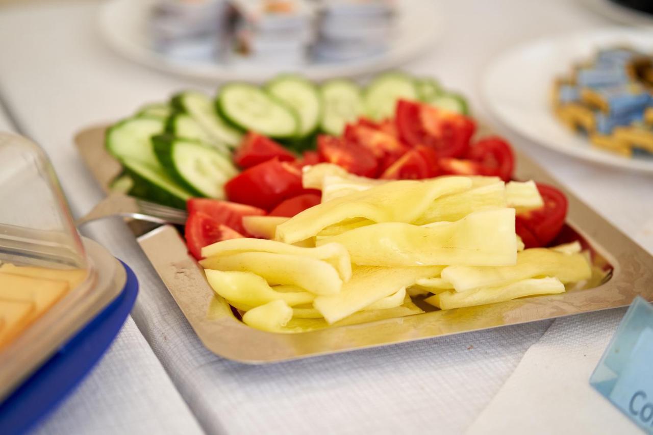 זמראדי Hotel Platan מראה חיצוני תמונה
